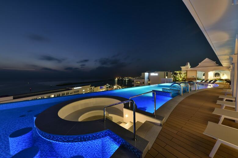Hotel Lequ Okinawa Chatan Spa & Resort