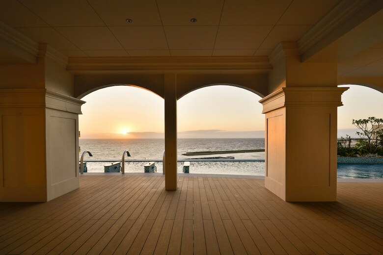 Hotel Lequ Okinawa Chatan Spa & Resort