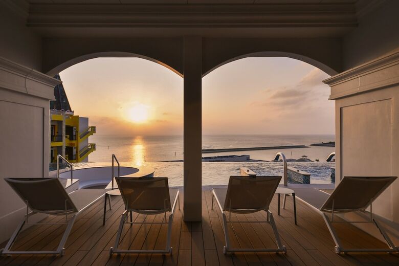 Hotel Lequ Okinawa Chatan Spa & Resort