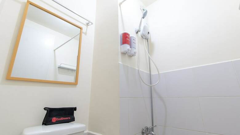 Hotel Reddoorz Plus @ Urban Deca Tower Edsa 2