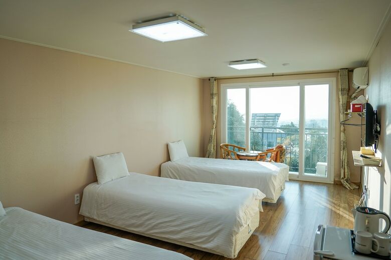 Hotel Stone And Wind Resort