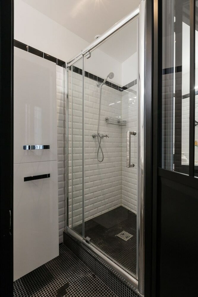 Apartamento Dark Sophistication In The 16th