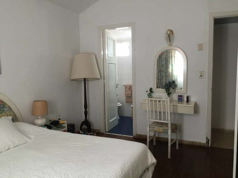 Wonderful Chalet Three Blocks From The Beach
