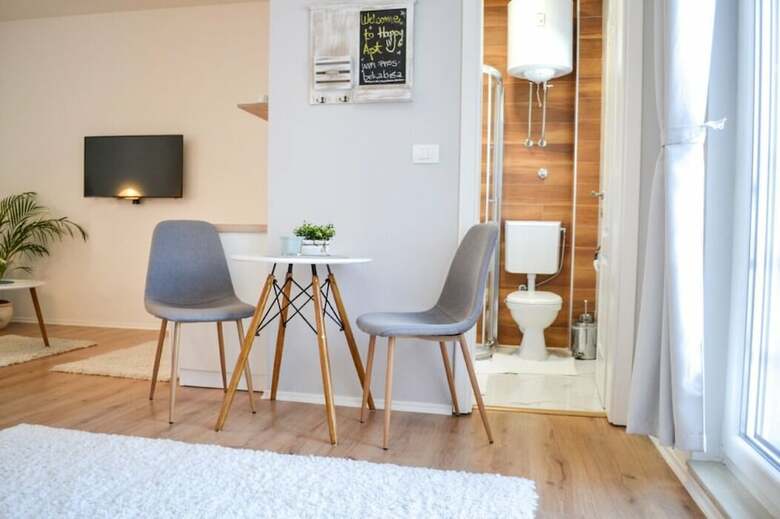 Happy Apartments