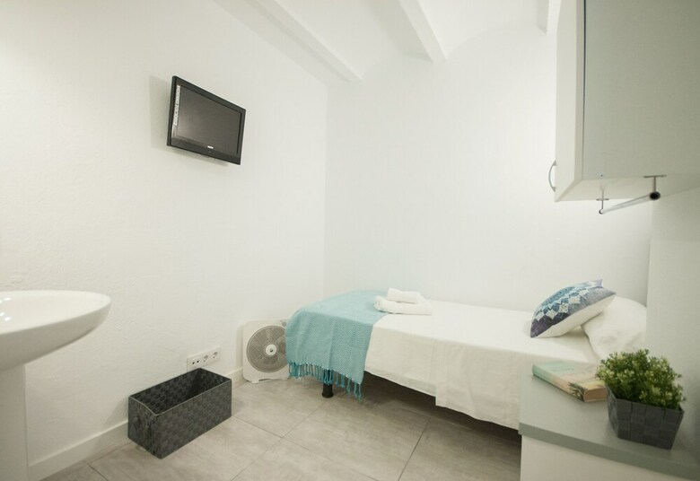 Hotel Lets Holidays Rooms Cadaques