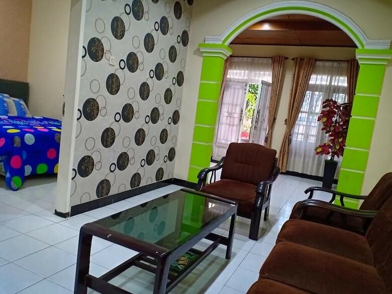 Hotel Nina King Homestay