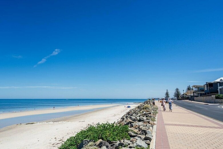 Blackbird At Arlo's - The Heart Of Glenelg - Wifi