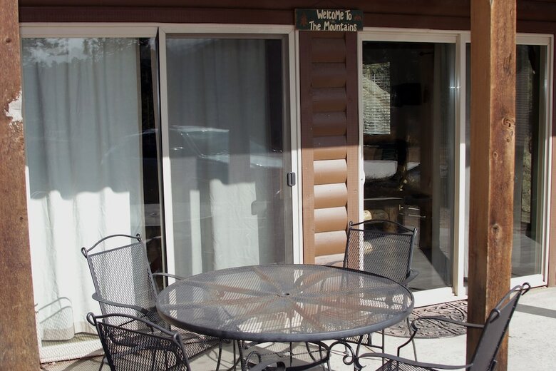 Cabana Lazy R Cottages: 16b