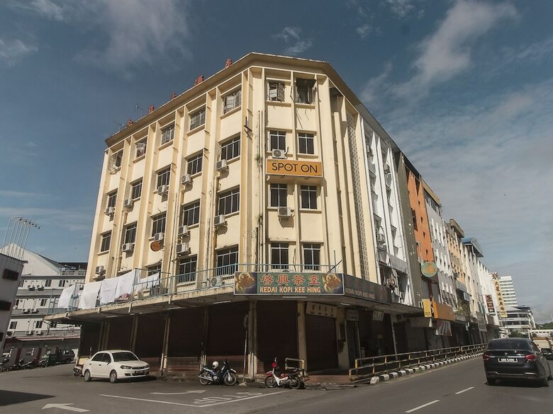 Spot On 89706 To-day Hotel