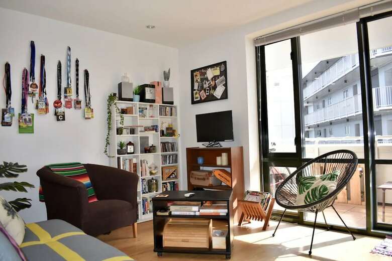 Spacious 1 Bedroom Apartment With City Views