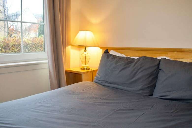 Bright And Spacious Apartment Near City Centre