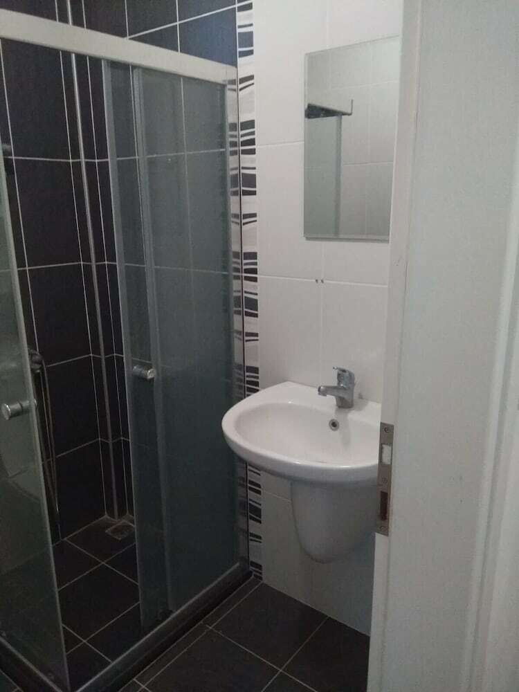 Paddys Apartments