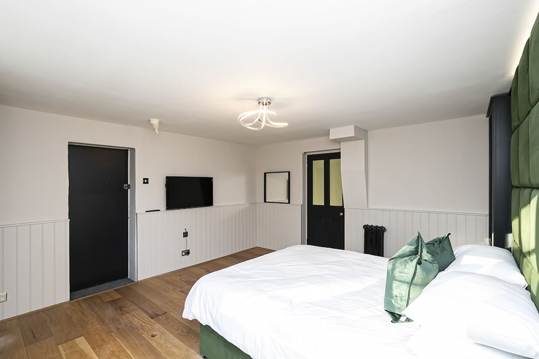 Pages Hotel & Guesthouse