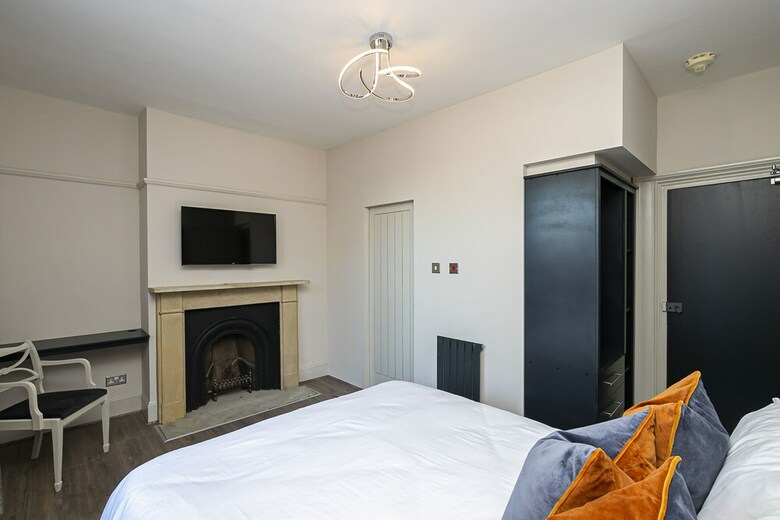 Pages Hotel & Guesthouse