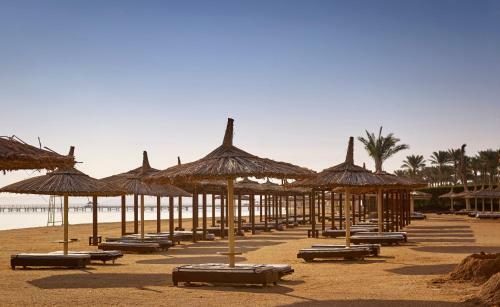 Hotel Coral Sea Holiday Village