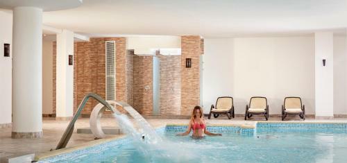 Hotel Coral Sea Holiday Village