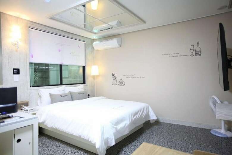 Cheonan Time Hotel