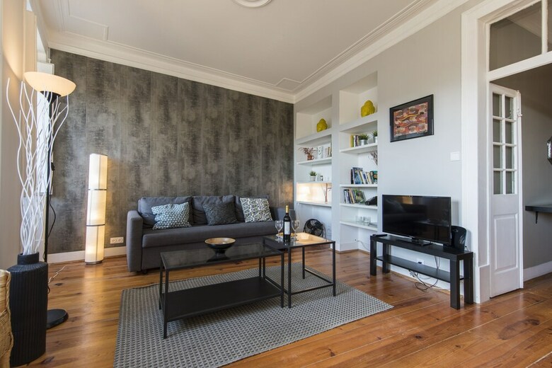 Trendy & Lightful Apartment