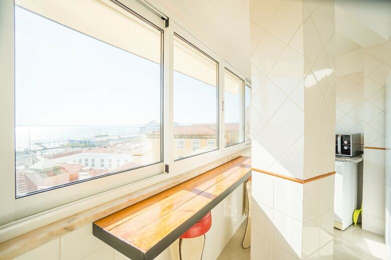 Panoramic Tagus River Terrace Apartment In Alfama