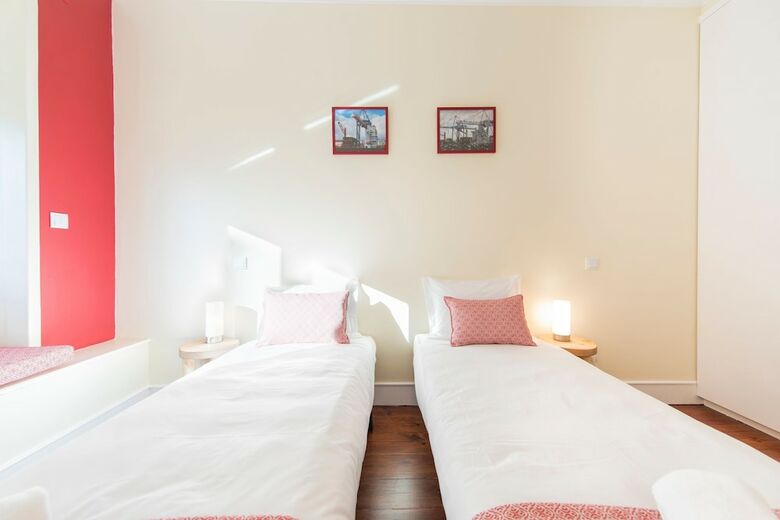 Spacious Gra�a River View Apartment
