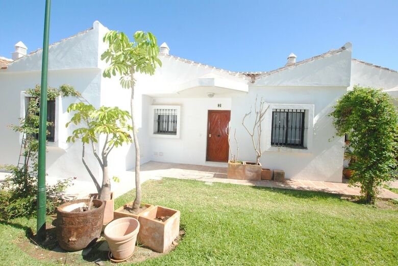Apartamentos Villa Pino Beachfront Bungalow