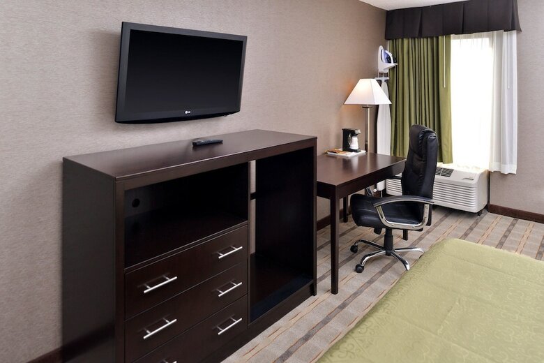 Hotel Quality Inn & Suites