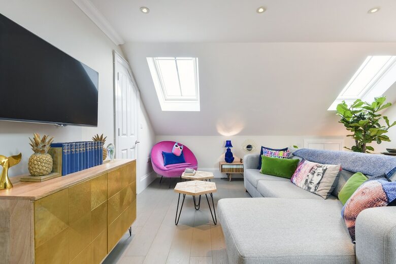 Stylish Family Home Close To Ealing Common