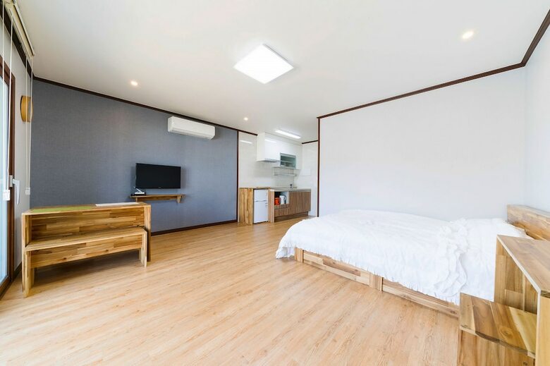 Jeju Jungmun Oasis Pension