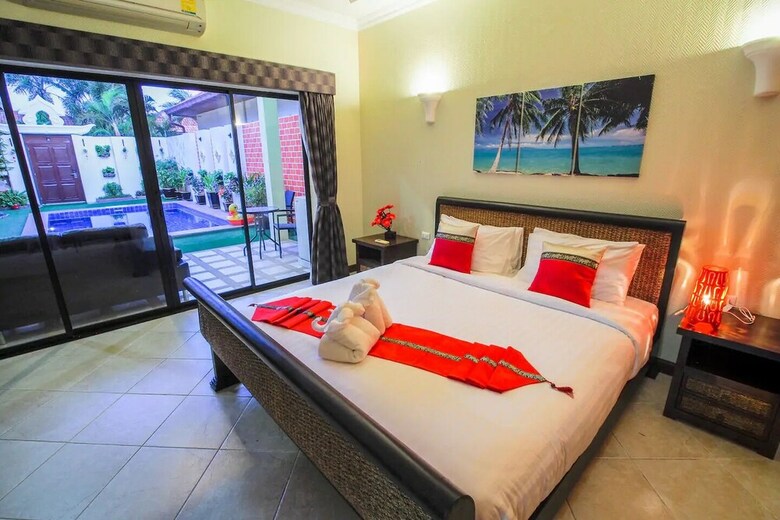 2bdr Majestic Villa - 300 From Beach