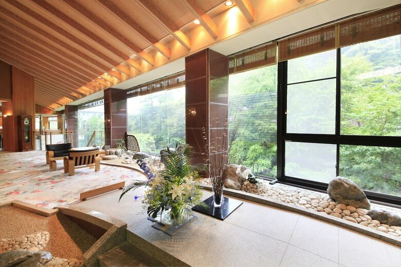 Ryotei Hanayura Ryokan