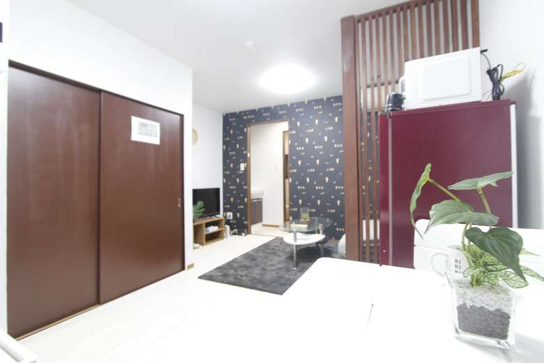 Ko's Apartment, Tatsumi West Station