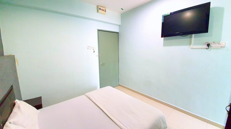 Oyo 89737 Hotel Tishoa