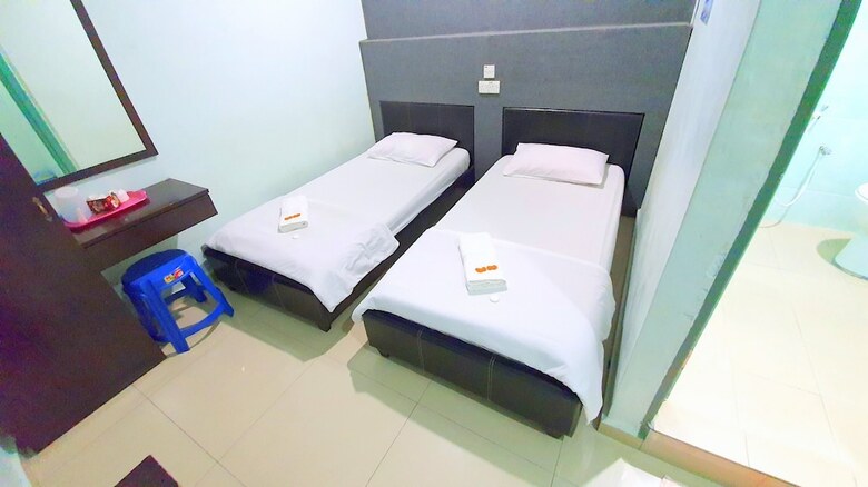 Oyo 89737 Hotel Tishoa