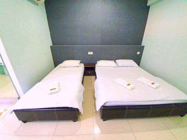 Oyo 89737 Hotel Tishoa