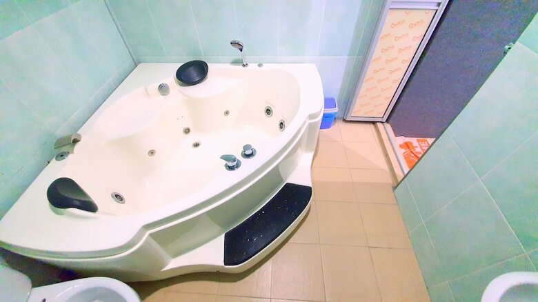 Oyo 89737 Hotel Tishoa