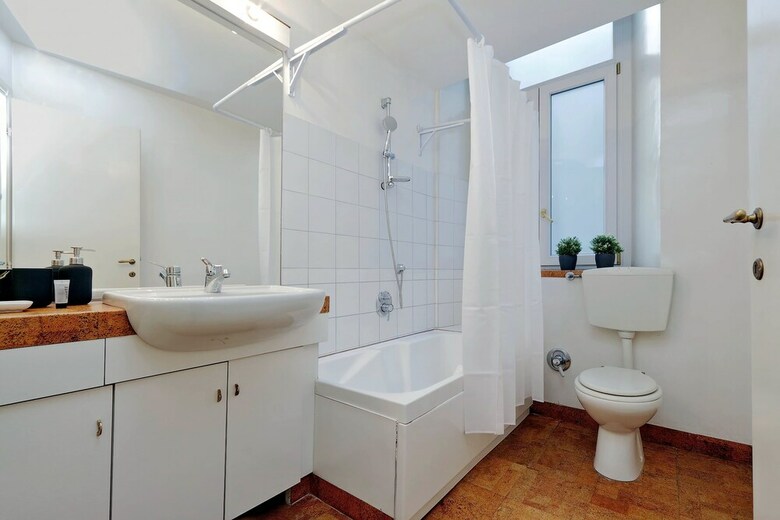 Three Bedrooms Spagna Apartment