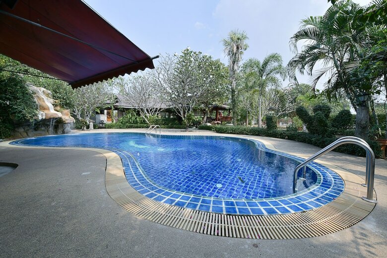 Hotel Oyo Ruenkanthima Resort