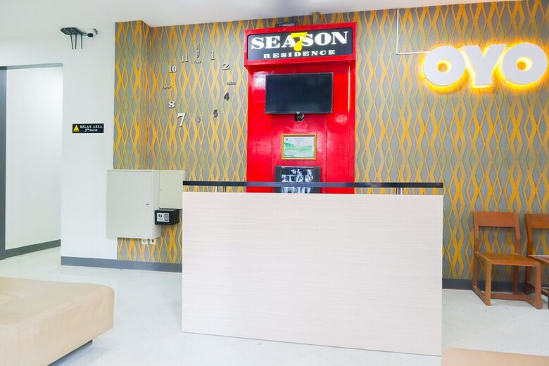 Hostal Oyo 2308 Seven Season Residence