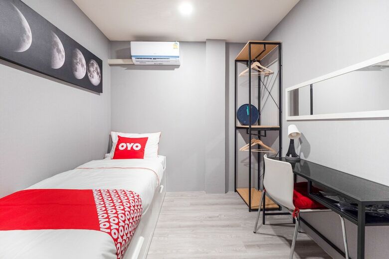 Hotel Oyo 615 Bossa House Hostel & Cafe