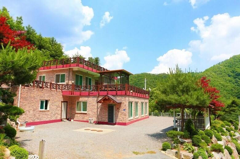 Jihees House
