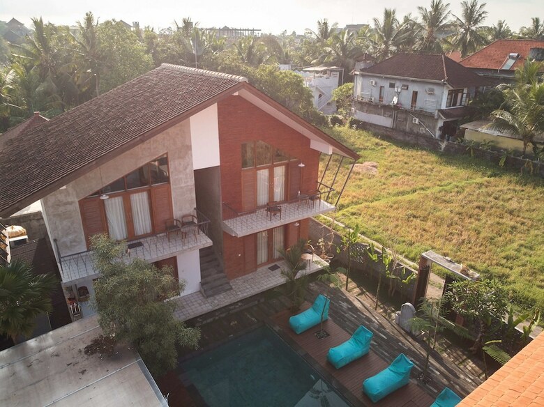 Hotel Kubu Tropis
