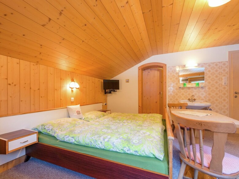 Comfortable Apartment In K�nigsleiten Near Forest