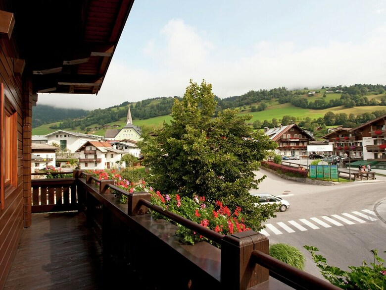 Beautiful Apartment In Uttendorf With Mountain View