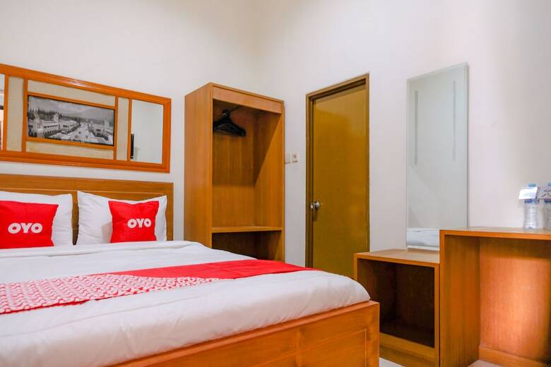 Hotel Oyo 2317 Griya Putri Syariah
