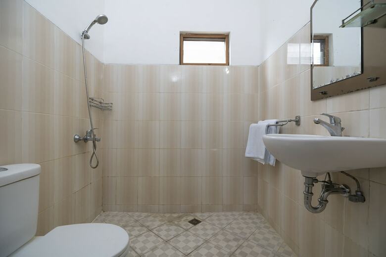 Hostal Oyo 2417 Panen House