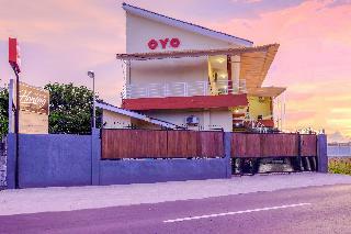 Hostal Oyo 2450 Hening Homestay