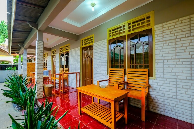 Hostal Oyo 2292 Pondok Lita