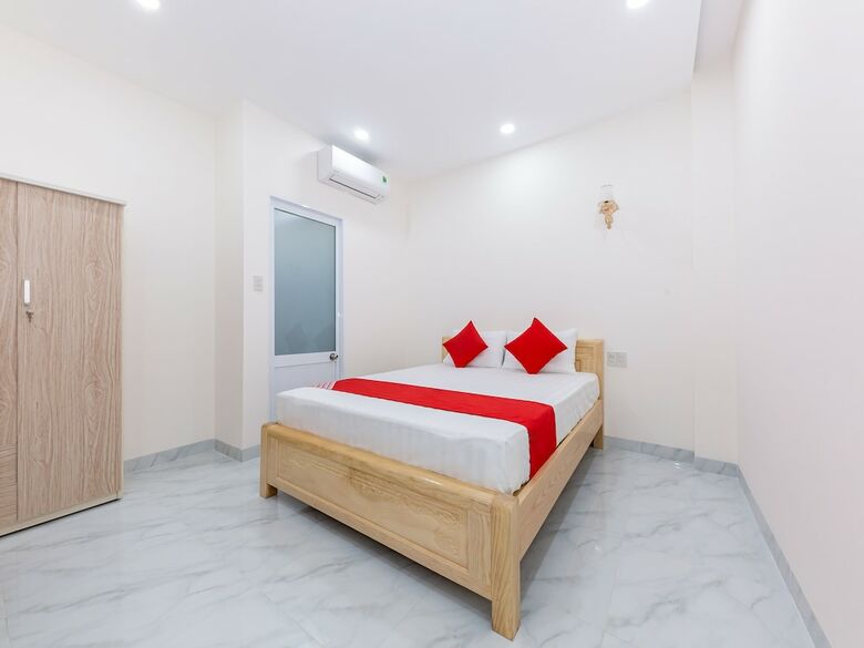 Hotel Oyo 808 Hoang Lan
