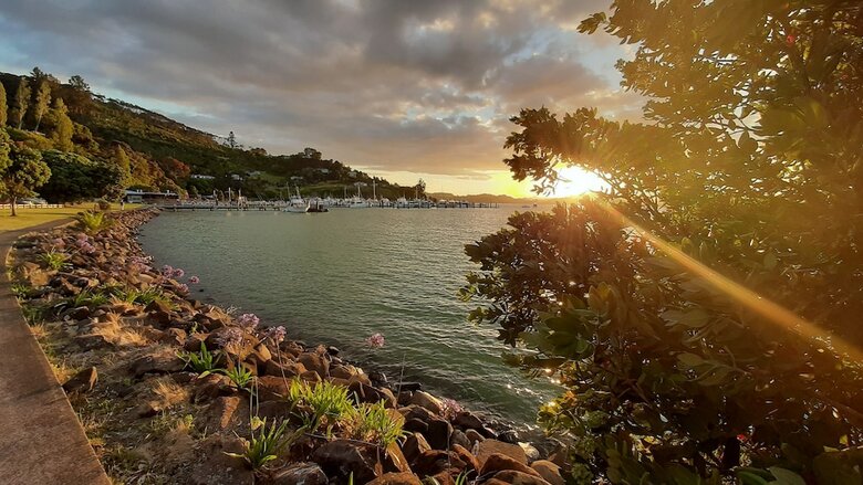 Hotel Madhuban - Waterfront In Whangaroa
