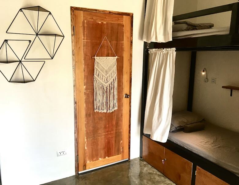 Hostal Maayong Hostel - Adults Only